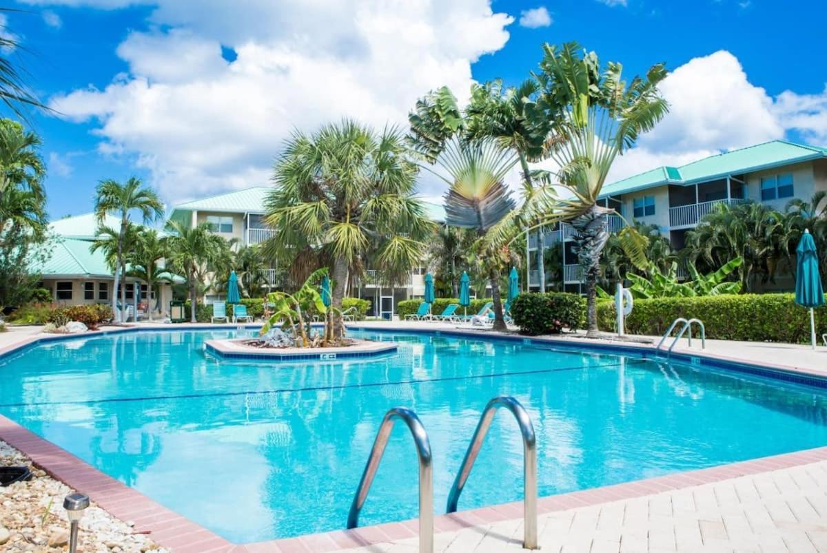 Living At Plantation Village Blgs Apartment *