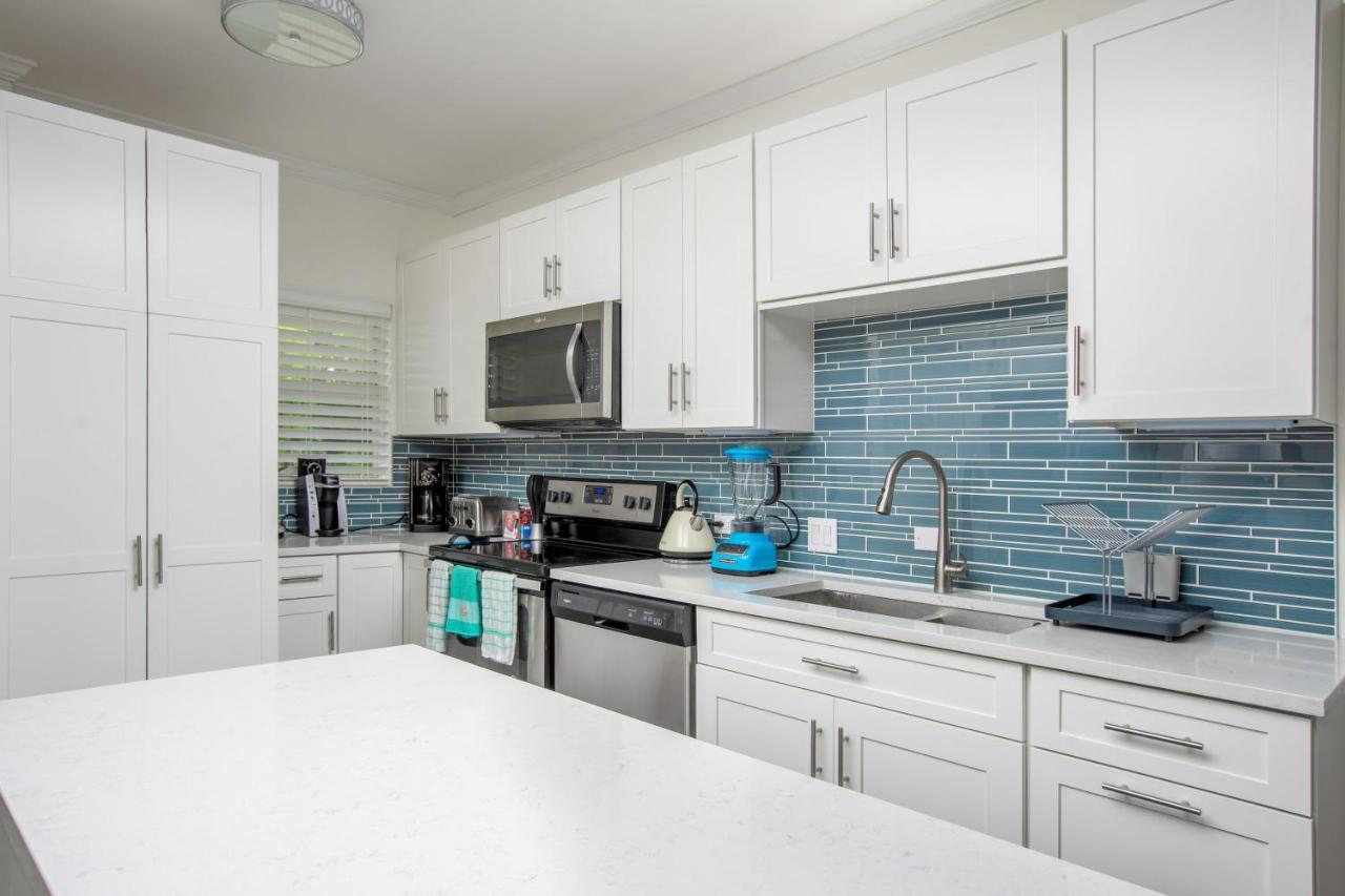 Living At Plantation Village Blgs Apartment *